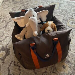 LUXURY Dog Travel Pod Car Bed Travel Seat by LUTHER BENNETT